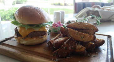 Taza Fresh Table food